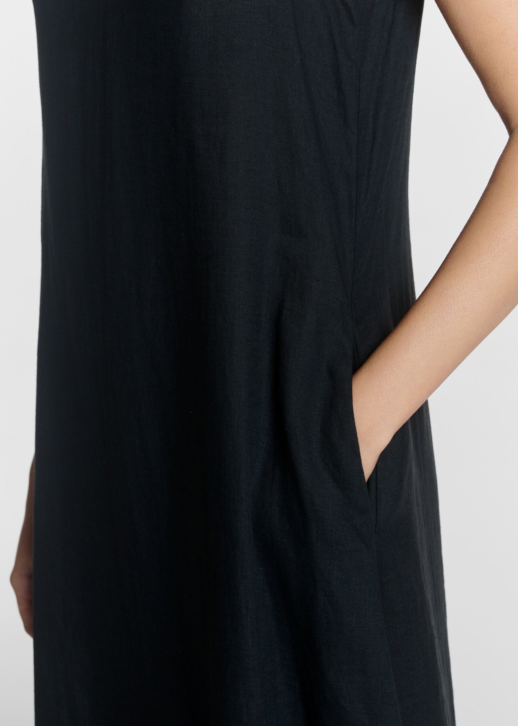 Tallin Maxi Dress Black Linen