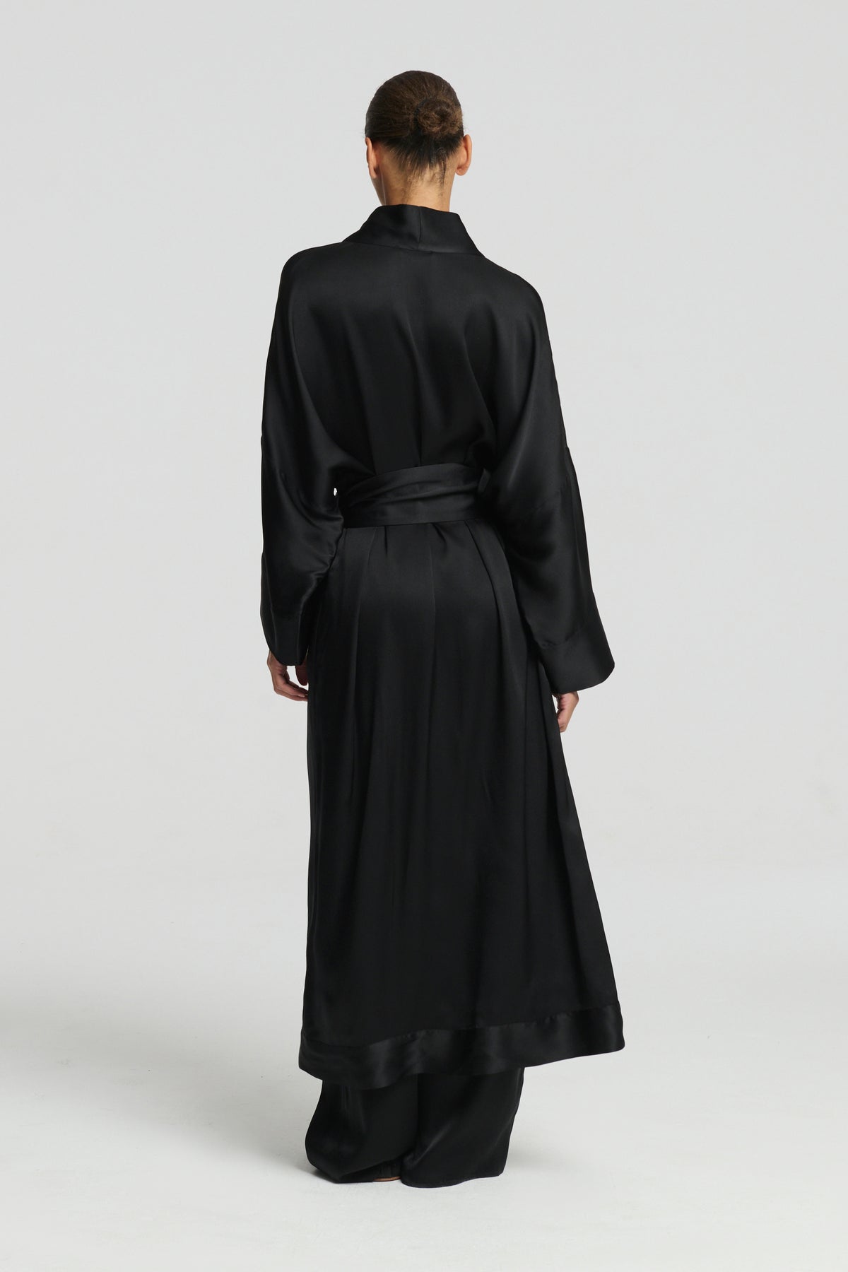 Lugano Robe Black Silk Satin