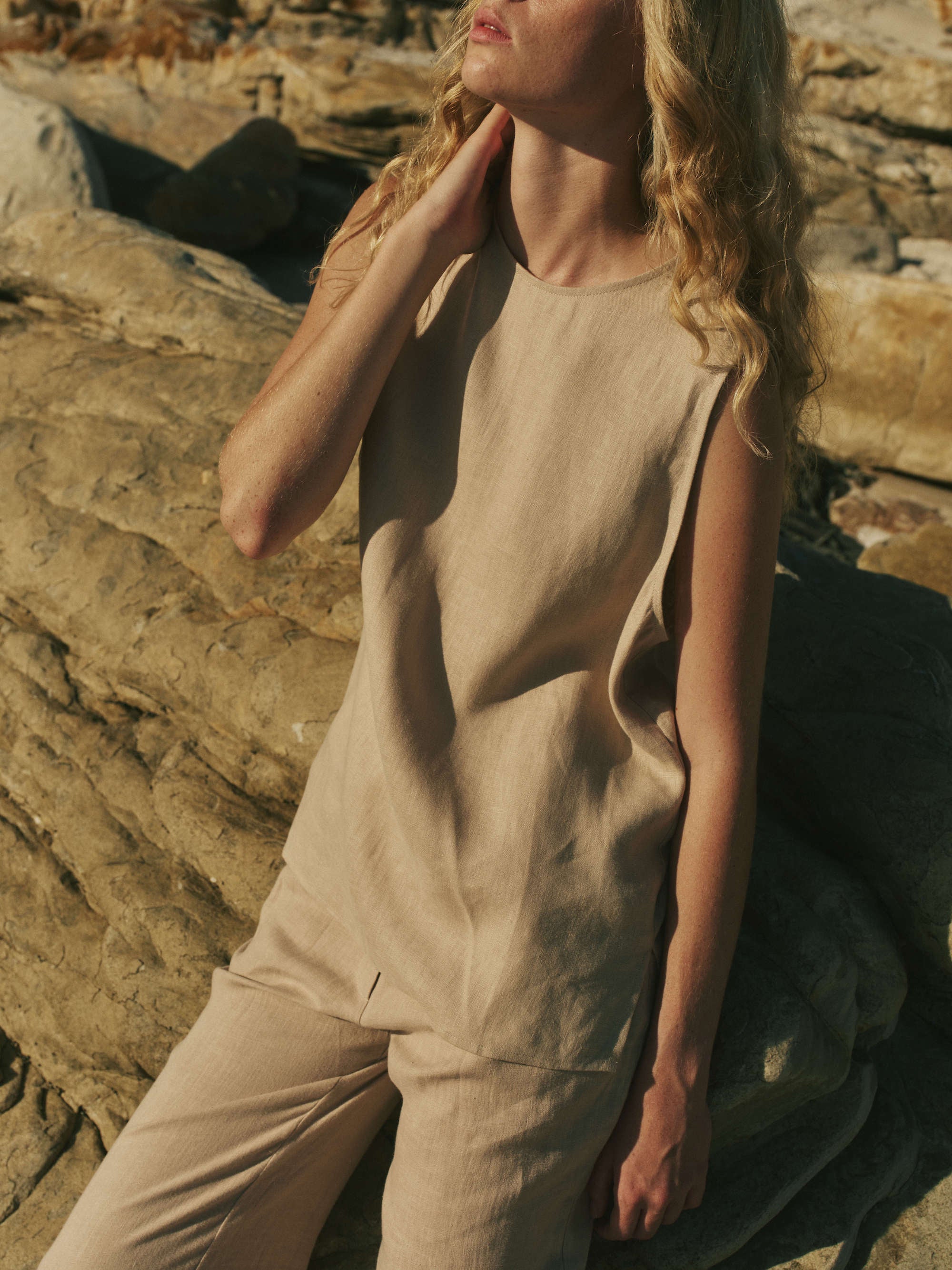 Trento Top Heathered Sand Linen