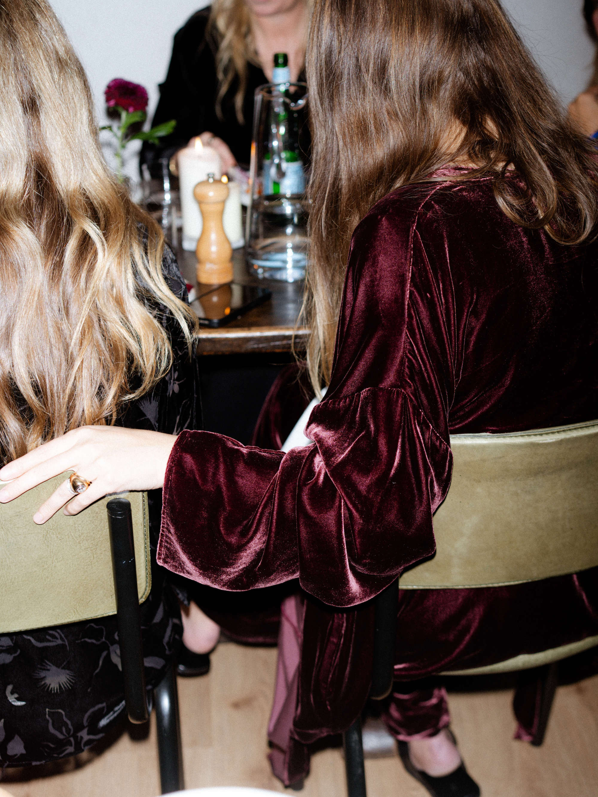 How to Choose Elegant Loungewear for Effortless Hosting