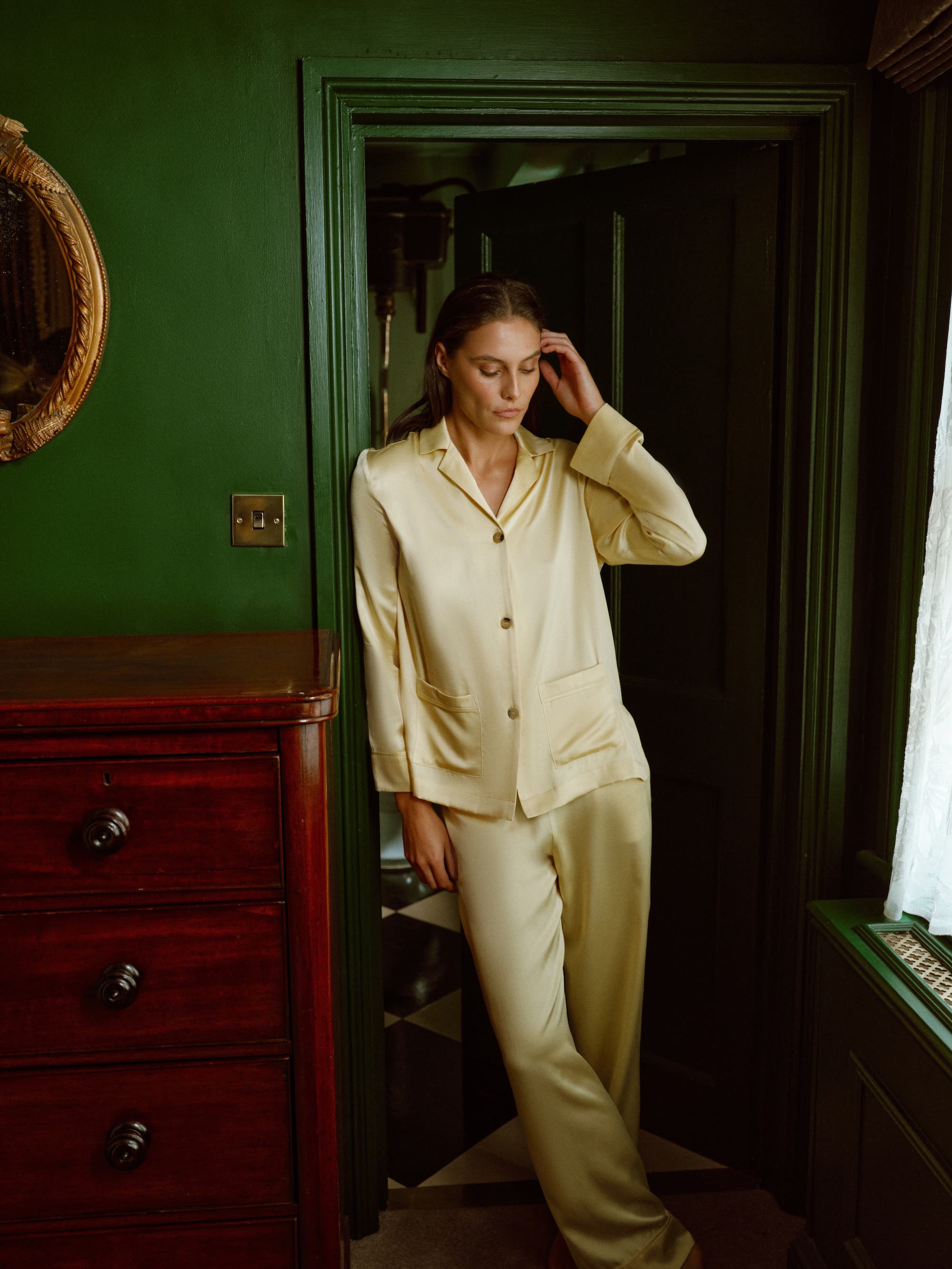 How to choose silk pyjamas that are kind to sensitive skin