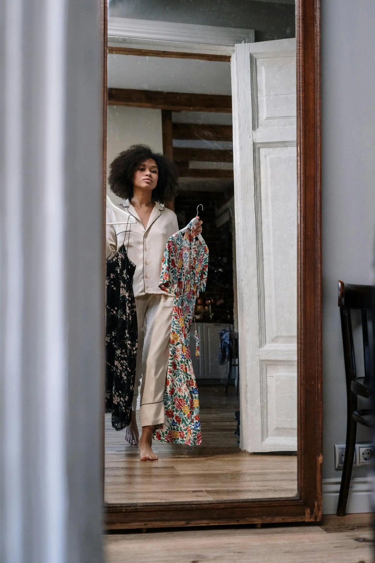 How to Pack Silk and Linen Together Without Snags, Creases, or Colour Transfer