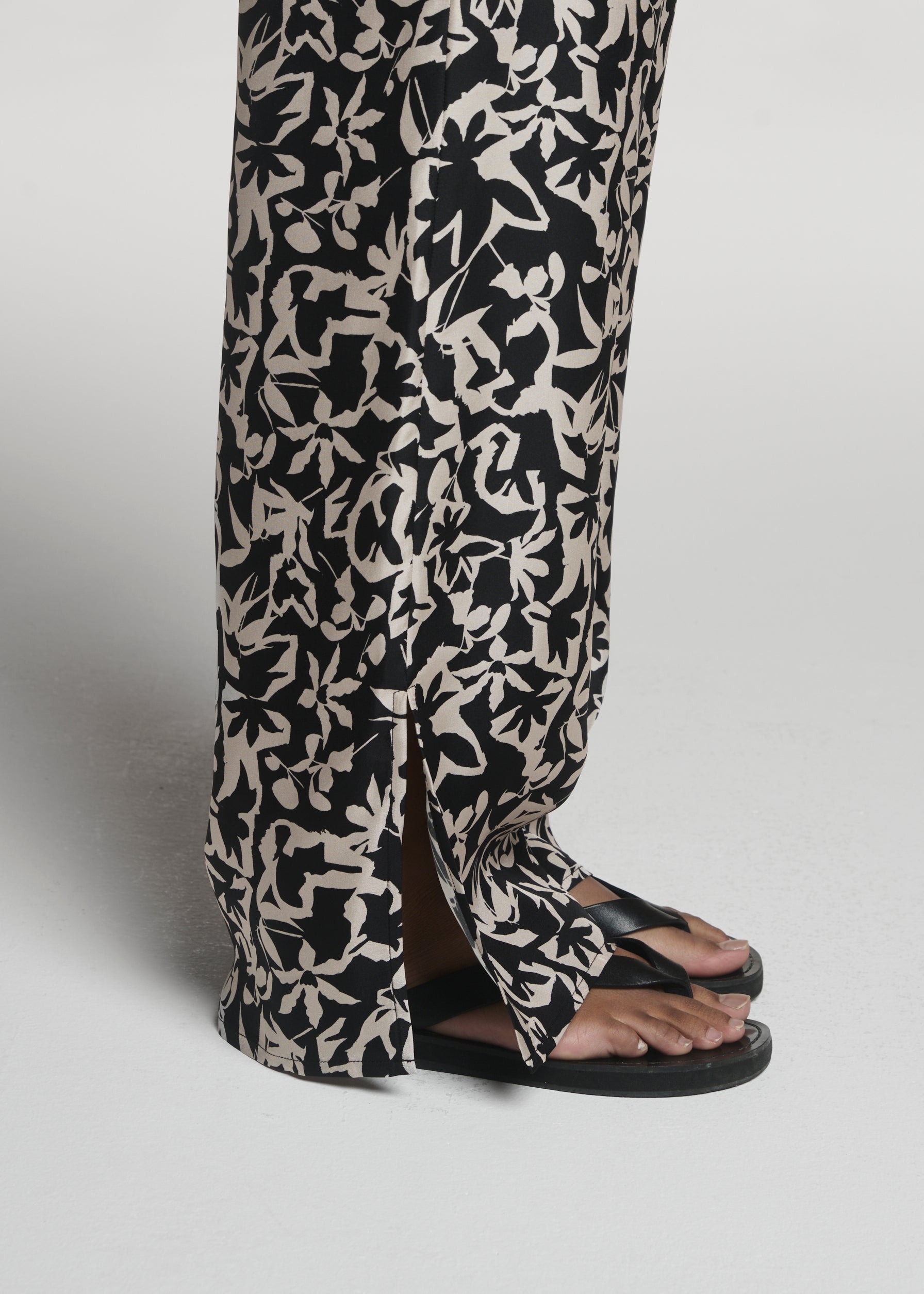 Loreto Trouser Abstract Garden Black Silk Twill