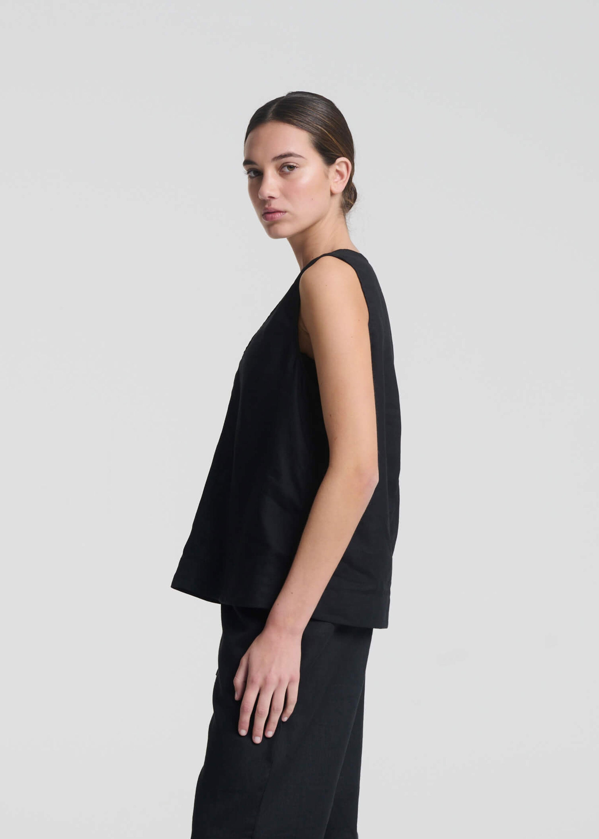Phoebe Top Black Linen