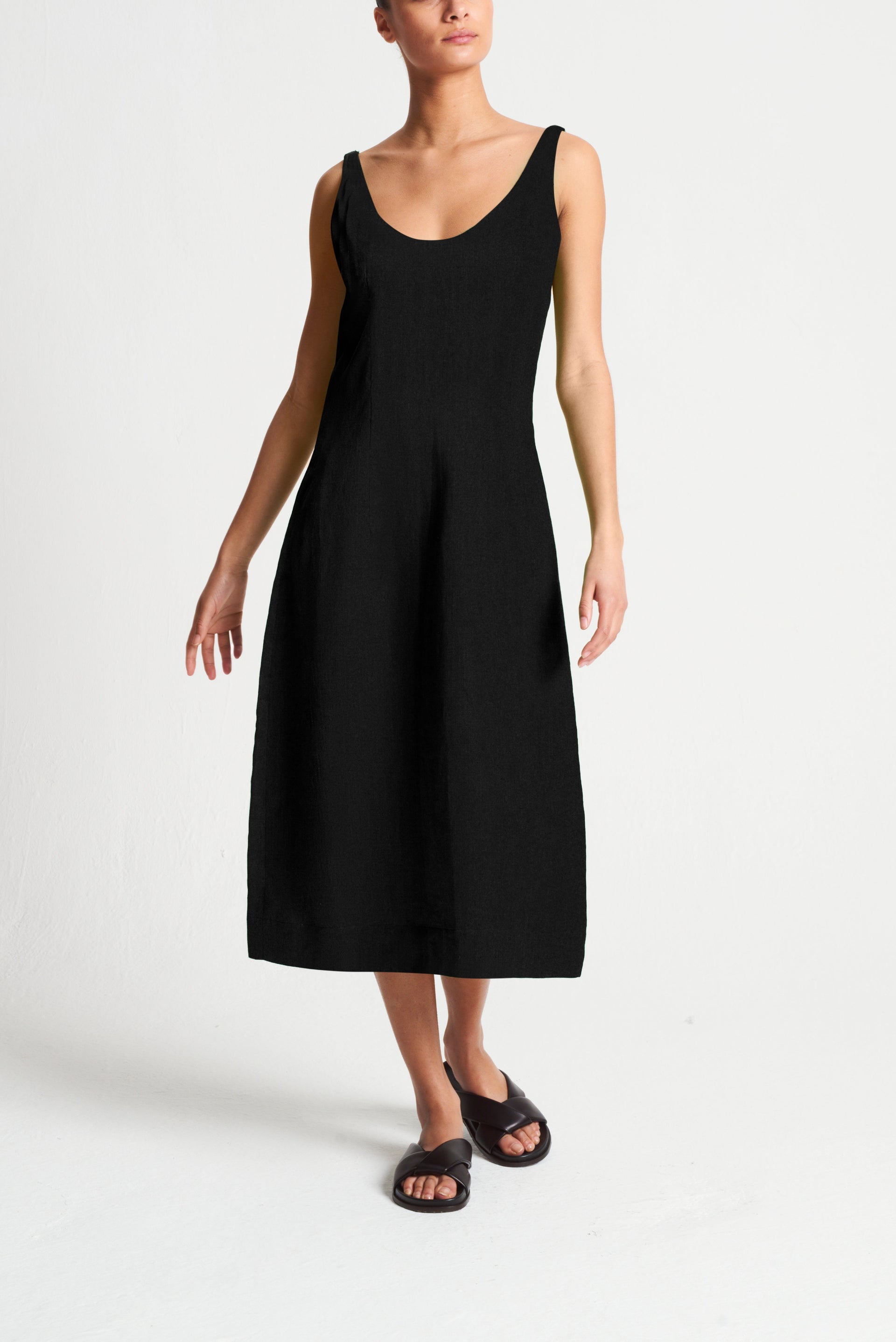Vero Black Heavy Linen Dress